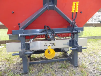 Разбрасыватель минеральных удобрений 800 литров