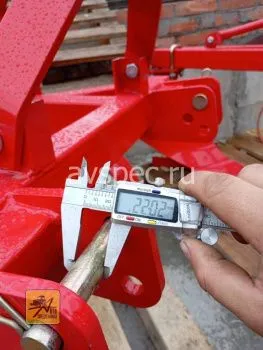 Плуг корпусный 1l-230