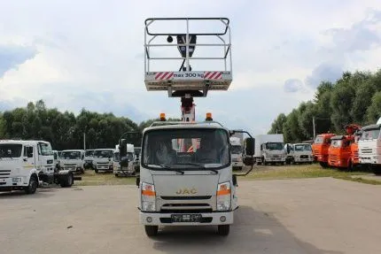 Автогидроподъёмник JAC N 56